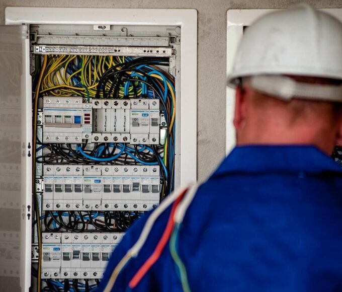 kapcsolók dugaljak villanyszerelés