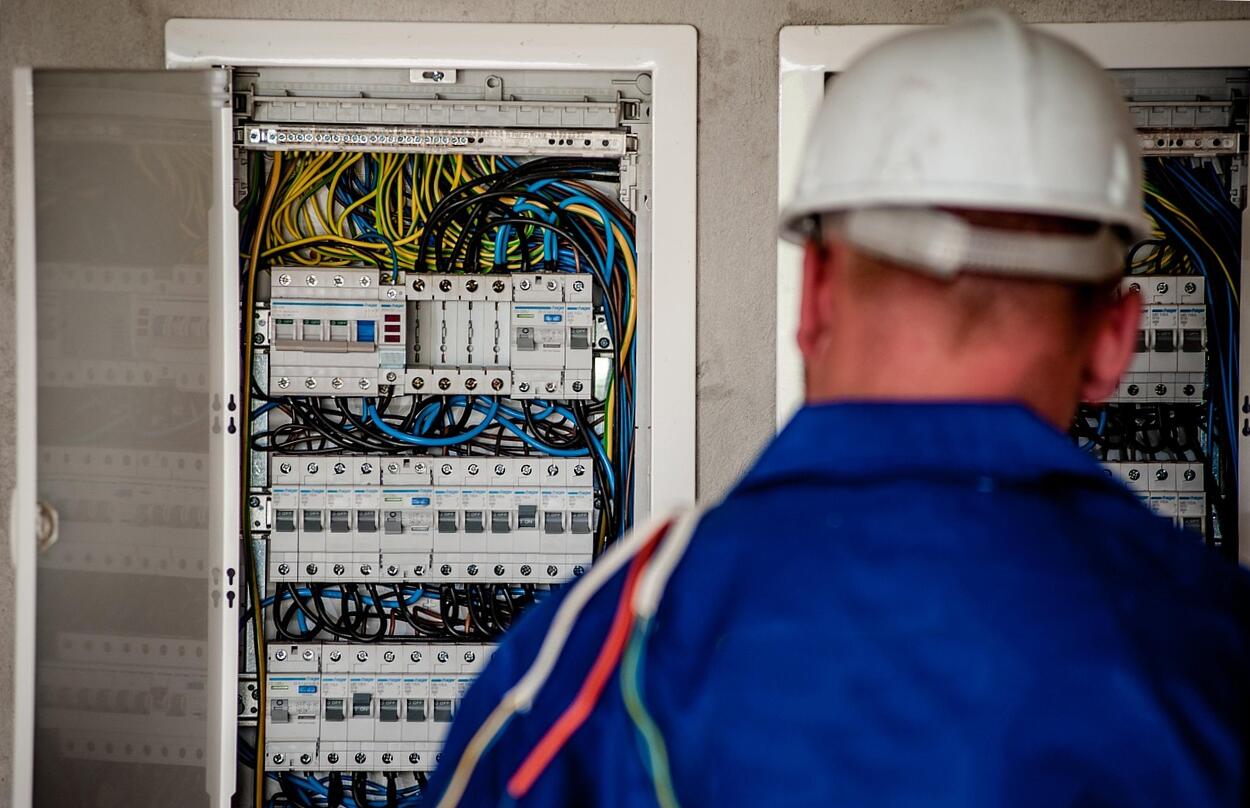 kapcsolók dugaljak villanyszerelés